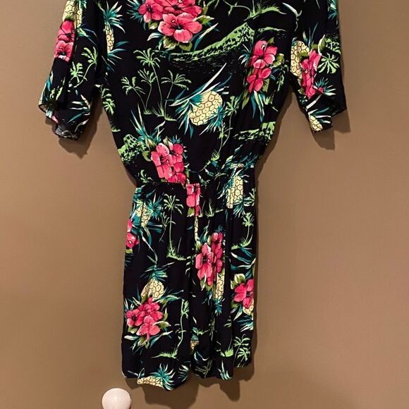 Hawaiian Romper Size Large - Picture 6 of 10